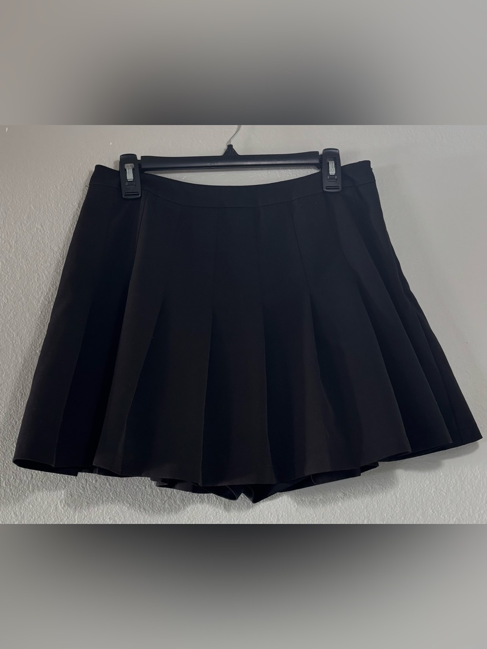 All seasons pleated skort